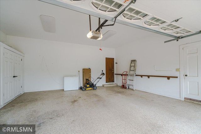 5617 29th Avenue N, Crystal, MN 55422