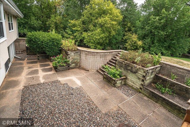 5617 29th Avenue N, Crystal, MN 55422