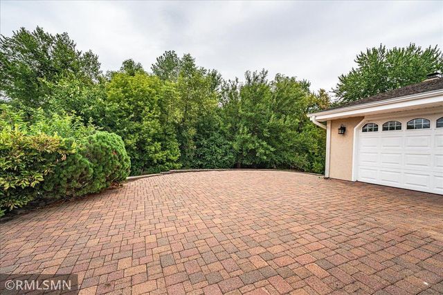 5617 29th Avenue N, Crystal, MN 55422