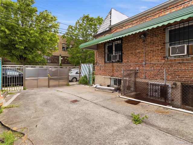 10502 101st Road, Ozone Park, NY 11416