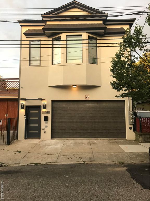 14-11 114 Streets, College Point, NY 11356
