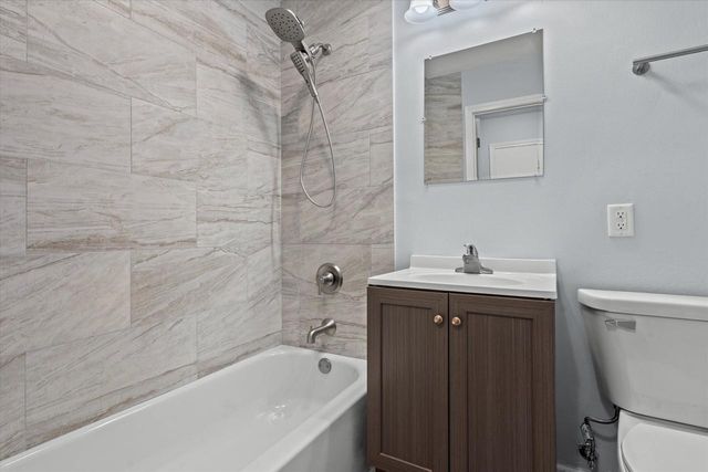 8572 W Villard AVENUE, Milwaukee, WI 53225