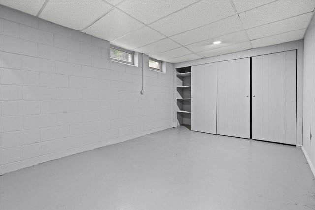 8572 W Villard AVENUE, Milwaukee, WI 53225