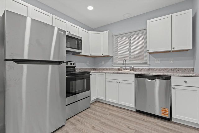 8572 W Villard AVENUE, Milwaukee, WI 53225