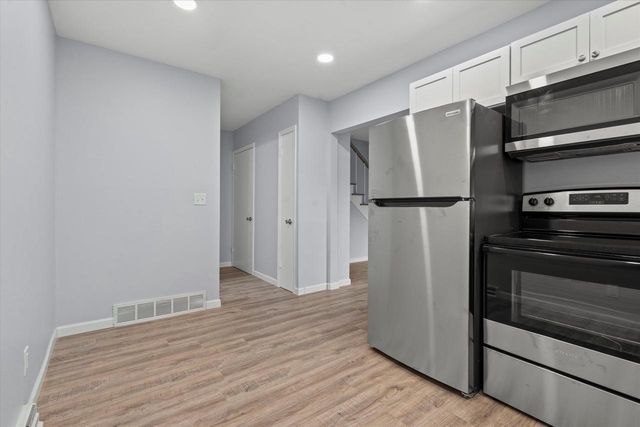 8572 W Villard AVENUE, Milwaukee, WI 53225