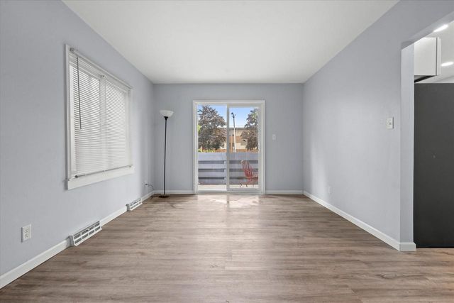 8572 W Villard AVENUE, Milwaukee, WI 53225