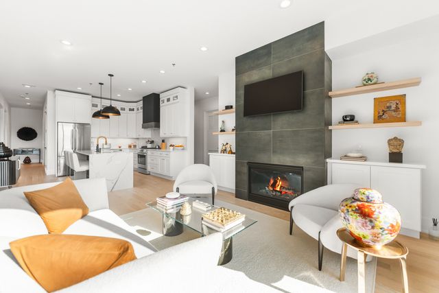 1767 W Rosehill Drive 304, Chicago, IL 60660