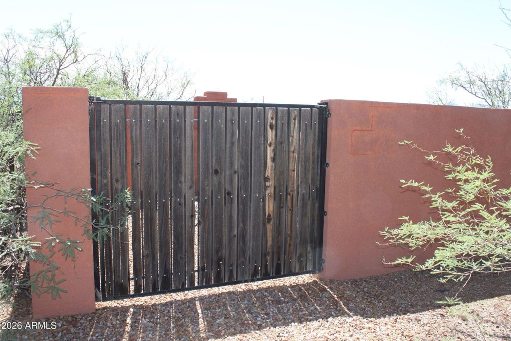 Image 8 of property listing at 053H E Vista del Cielo Circle 12, Hereford, AZ 85615