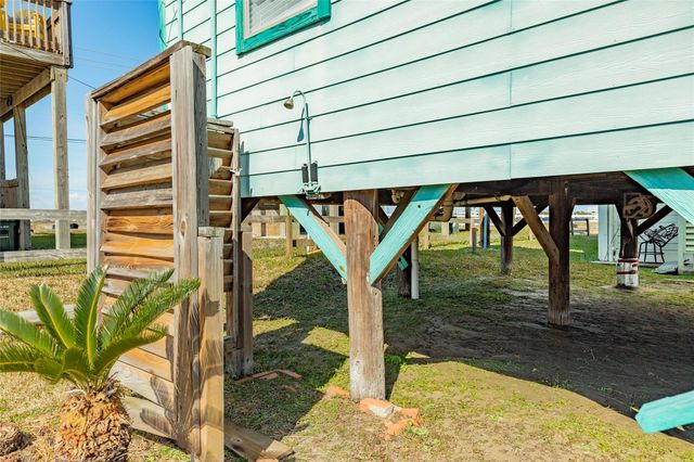 17404 Bristow Drive, Galveston, TX 77554