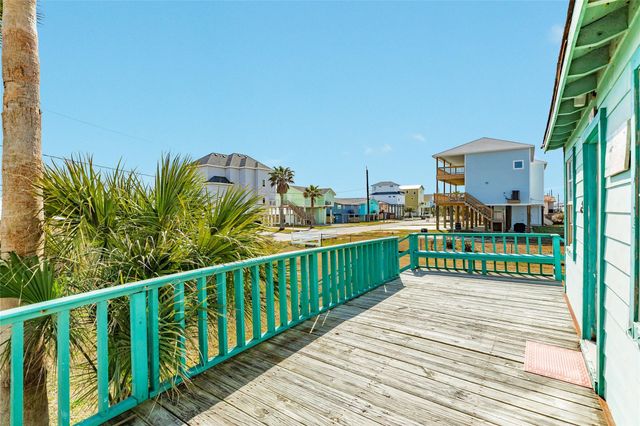 17404 Bristow Drive, Galveston, TX 77554