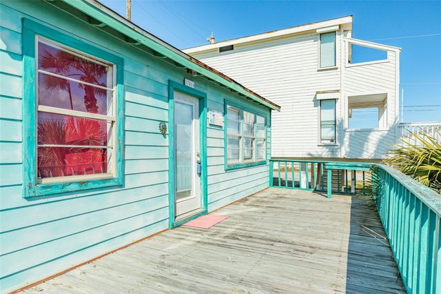 17404 Bristow Drive, Galveston, TX 77554
