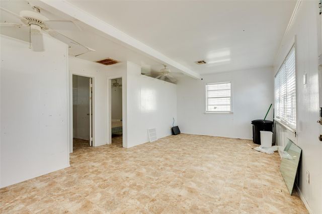 17404 Bristow Drive, Galveston, TX 77554