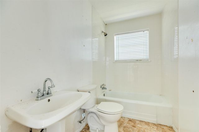 17404 Bristow Drive, Galveston, TX 77554
