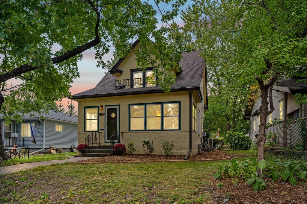 2017 22nd Avenue NE, Minneapolis, MN 55418 — exterior