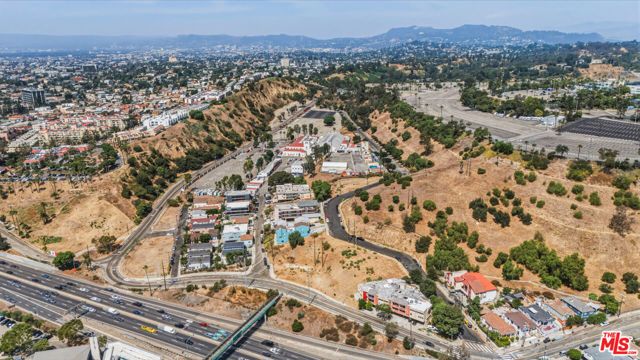 702 Lookout Dr, Los Angeles, CA 90012