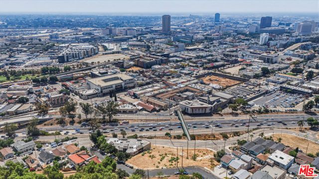 702 Lookout Dr, Los Angeles, CA 90012