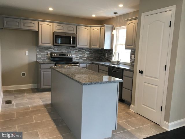 1009 JUNIPER ST, Quakertown, PA 18951