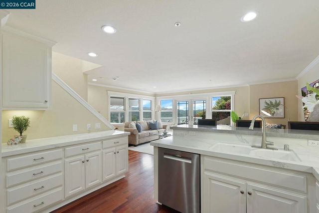 87 Claremont Ave, Orinda, CA 94563