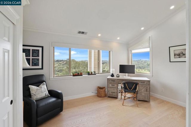 87 Claremont Ave, Orinda, CA 94563