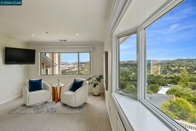 87 Claremont Ave, Orinda, CA 94563