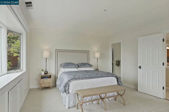 87 Claremont Ave, Orinda, CA 94563