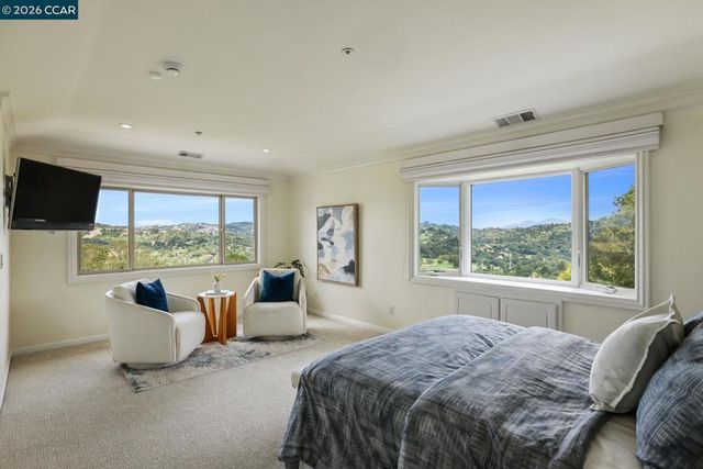 87 Claremont Ave, Orinda, CA 94563