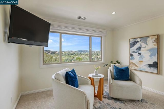 87 Claremont Ave, Orinda, CA 94563