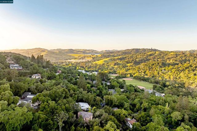 87 Claremont Ave, Orinda, CA 94563
