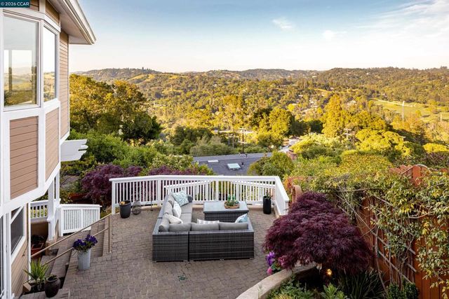 87 Claremont Ave, Orinda, CA 94563