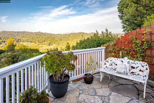 87 Claremont Ave, Orinda, CA 94563