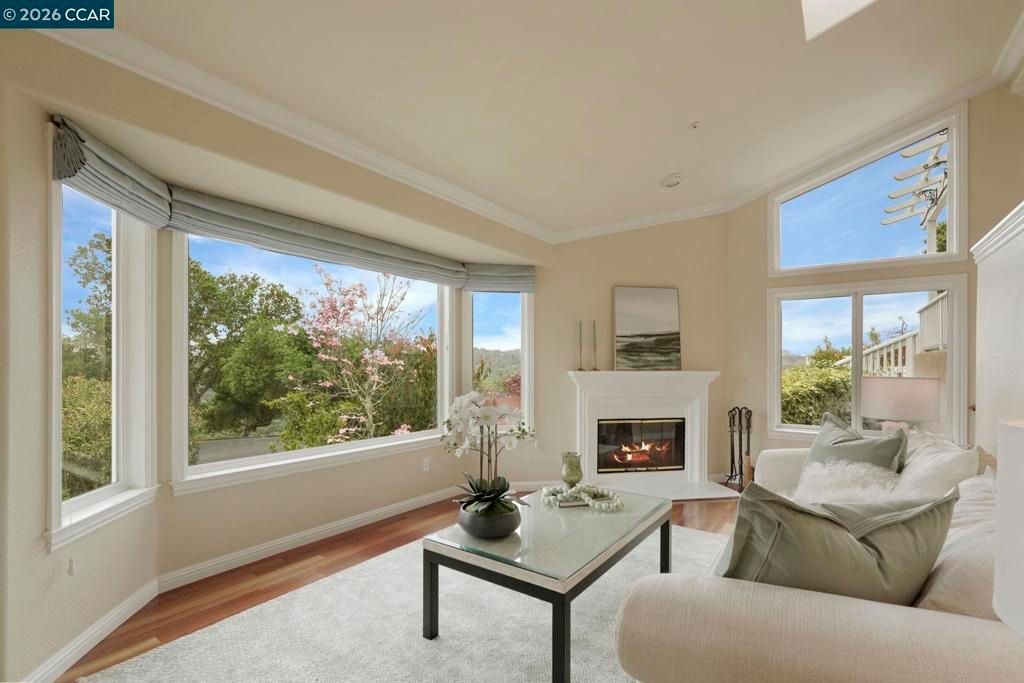 Image 10 of property listing at 87 Claremont Ave, Orinda, CA 94563