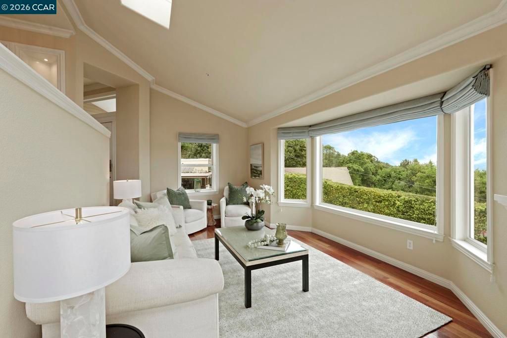 Image 13 of property listing at 87 Claremont Ave, Orinda, CA 94563