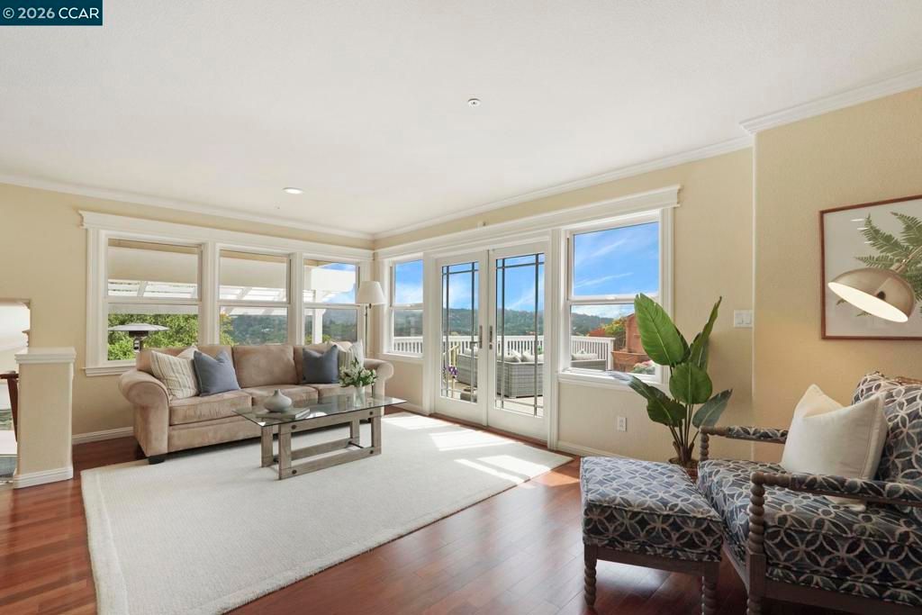 Image 18 of property listing at 87 Claremont Ave, Orinda, CA 94563
