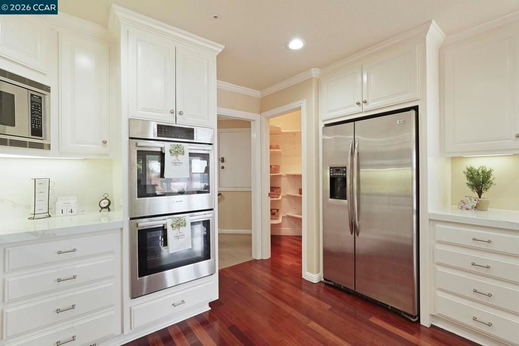 Image 25 of property listing at 87 Claremont Ave, Orinda, CA 94563