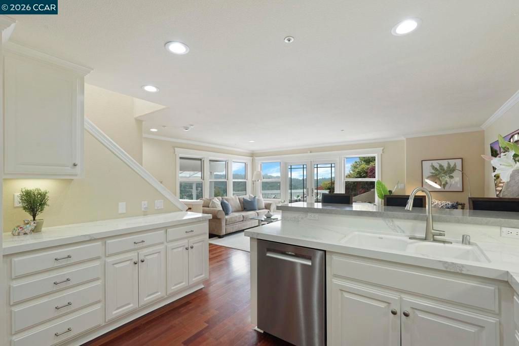 Image 26 of property listing at 87 Claremont Ave, Orinda, CA 94563