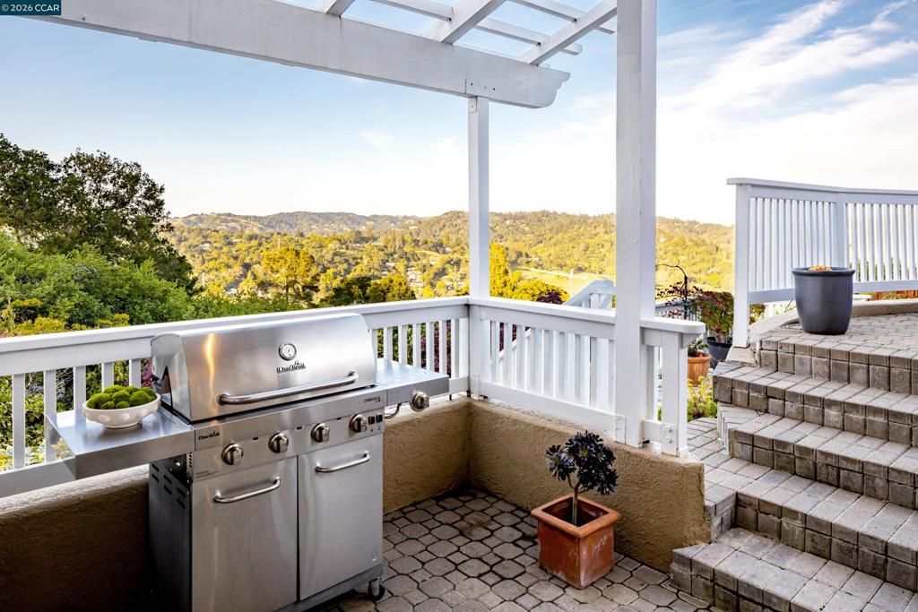 Image 40 of property listing at 87 Claremont Ave, Orinda, CA 94563