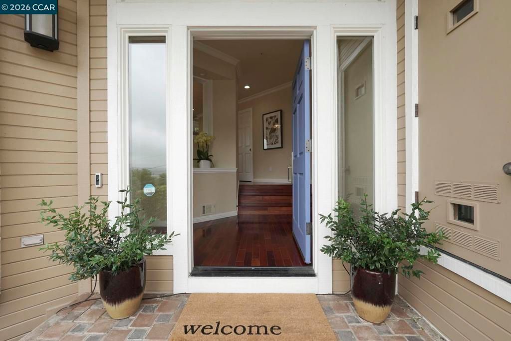 Image 9 of property listing at 87 Claremont Ave, Orinda, CA 94563