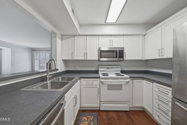 1201 Westview Lane 105, Raleigh, NC 27605