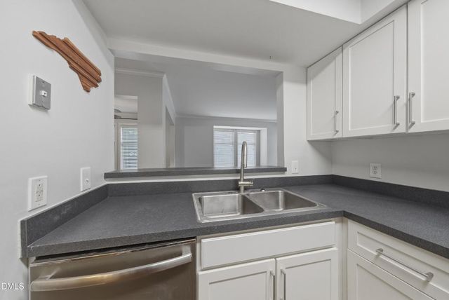 1201 Westview Lane 105, Raleigh, NC 27605