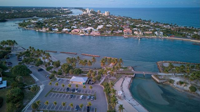 4501 Fairway Drive N, Jupiter, FL 33477