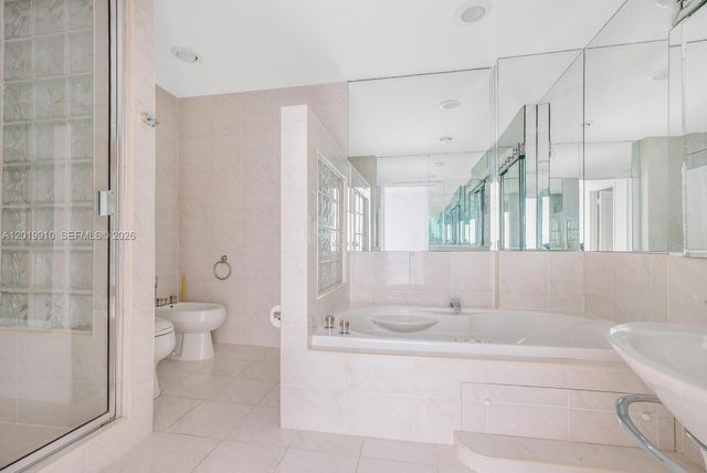 10185 Collins Ave PH08, Bal Harbour, FL 33154