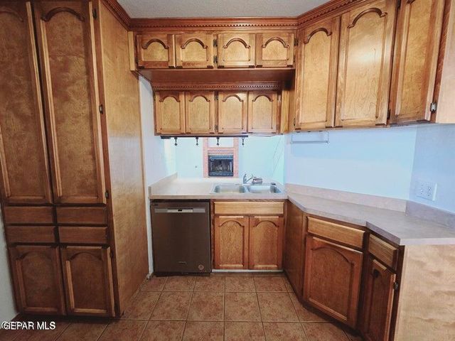 7219 OVAL ROCK Drive, El Paso, TX 79912