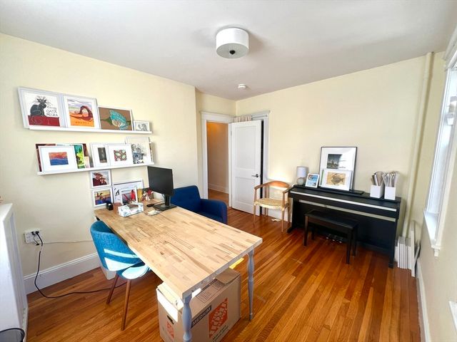 52 Ralph 52, Watertown, MA 02472