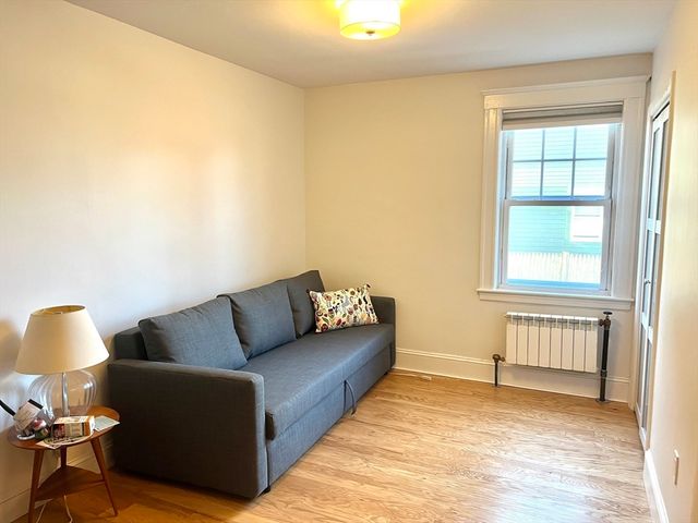 52 Ralph 52, Watertown, MA 02472