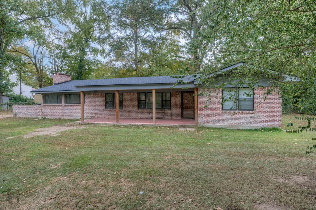 743 Lincoln Drive, Shreveport, LA 71107