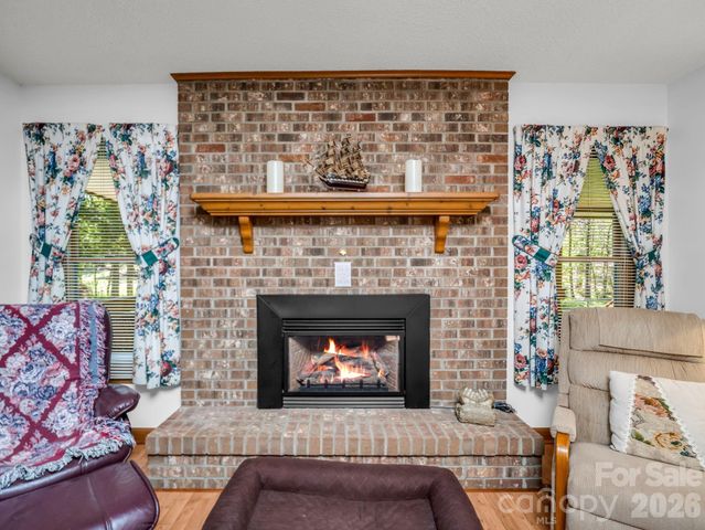 80 Fox Briar Drive, Columbus, NC 28722