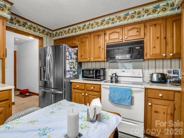 80 Fox Briar Drive, Columbus, NC 28722
