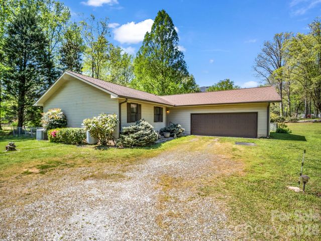 80 Fox Briar Drive, Columbus, NC 28722