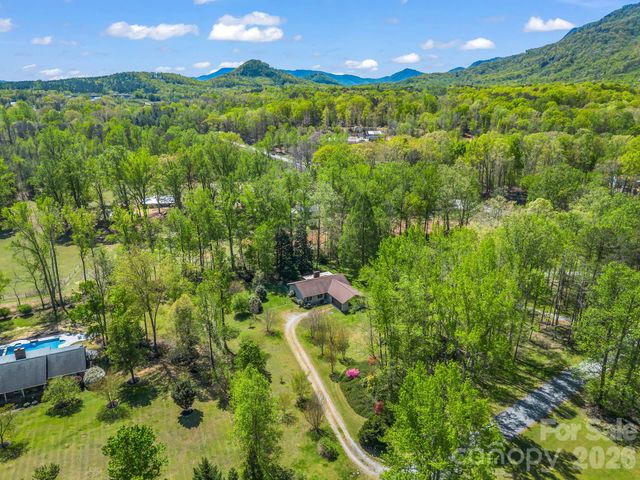 80 Fox Briar Drive, Columbus, NC 28722