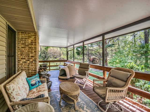 80 Fox Briar Drive, Columbus, NC 28722
